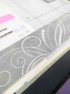 Mobile da Ingresso Denise Linea Arte – Design Moderno con Grafica Floreale