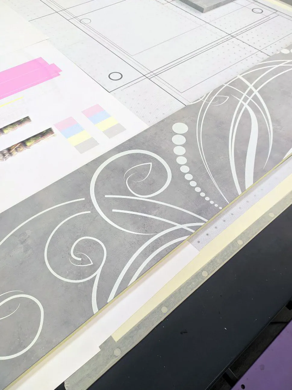 Mobile da Ingresso Denise Linea Arte – Design Moderno con Grafica Floreale