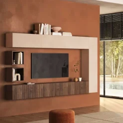 Parete attrezzata sospesa con frontali cannettati in finitura Cashmere e Mercure