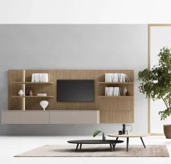 Parete attrezzata sospesa Dumas con pannello porta TV disponibile in vari colori
