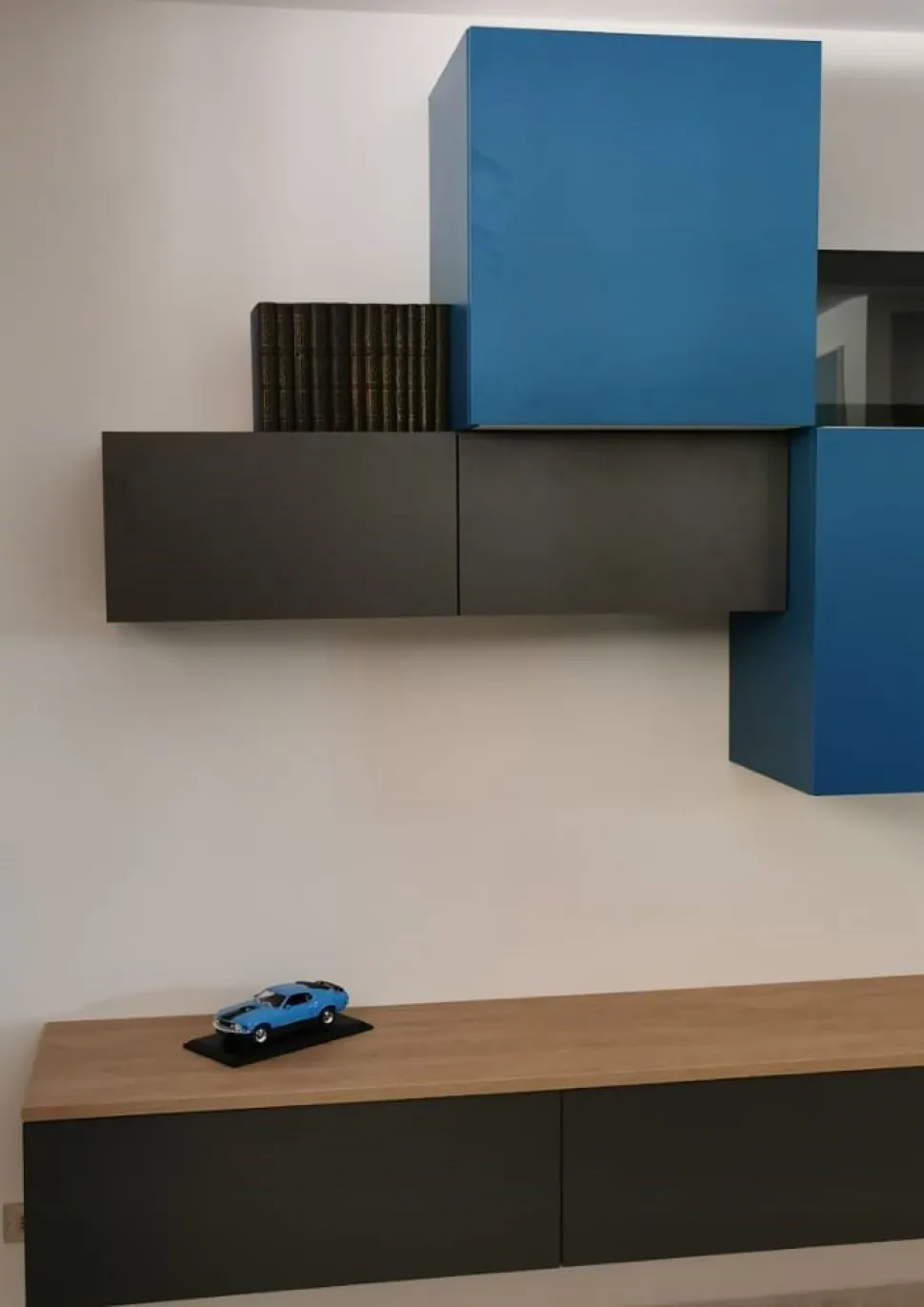 Parete attrezzata sospesa Smart linea Zafferano 15 colorazioni