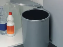 Pattumiera con apertura automatica per cassetti da cucina estraibile