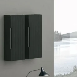 Pensile bagno sospeso con presa maniglia integrata disponibile in 2 misure e 5 colori