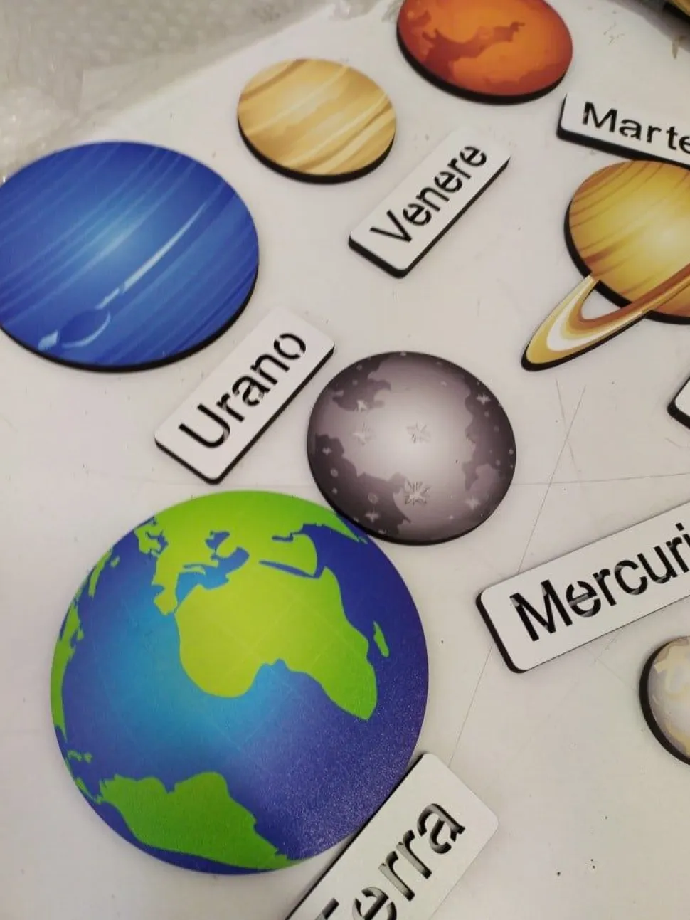Planetario sistema solare in legno serigrafato colorato