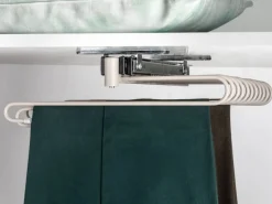 Porta pantaloni estraibile in Acciaio disponibile in 3 colori