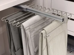 Porta pantaloni estraibile in Acciaio disponibile in 3 colori