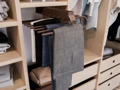 Portapantaloni estraibile per interno armadio in Alluminio e Tecnoplastica disponibile in 2 colori