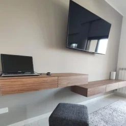 Porta tv - cassettone sospeso disponibile in diverse finiture