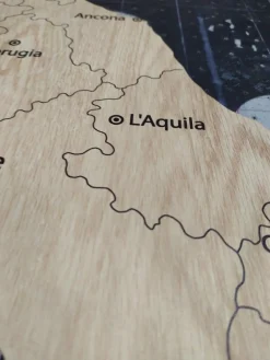 Quadro mappa Italia in legno colore legno chiaro