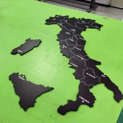 Quadro mappa Italia in legno colore nero opaco