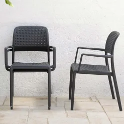 Sedia Boreale con braccioli disponibile in 4 colori