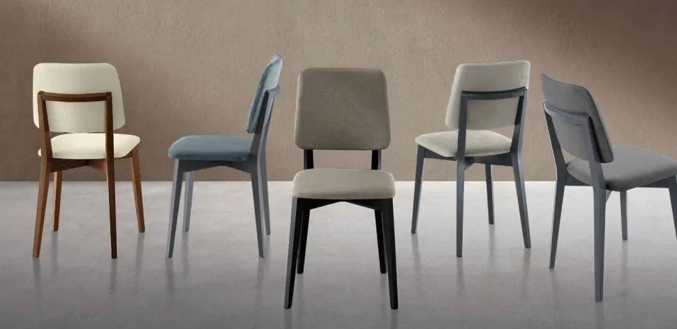 Sedia con struttura in legno e seduta imbottita in tessuto Karen