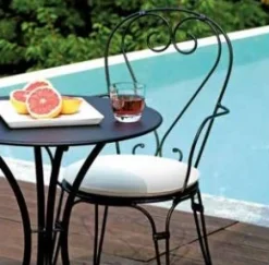 Sedia da giardino impilabile con braccioli Stresa in Ferro Nero