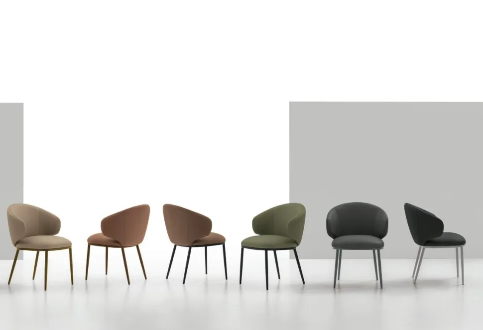 Sedia imbottita e rivestita in tessuto Candy disponibile in 8 colori