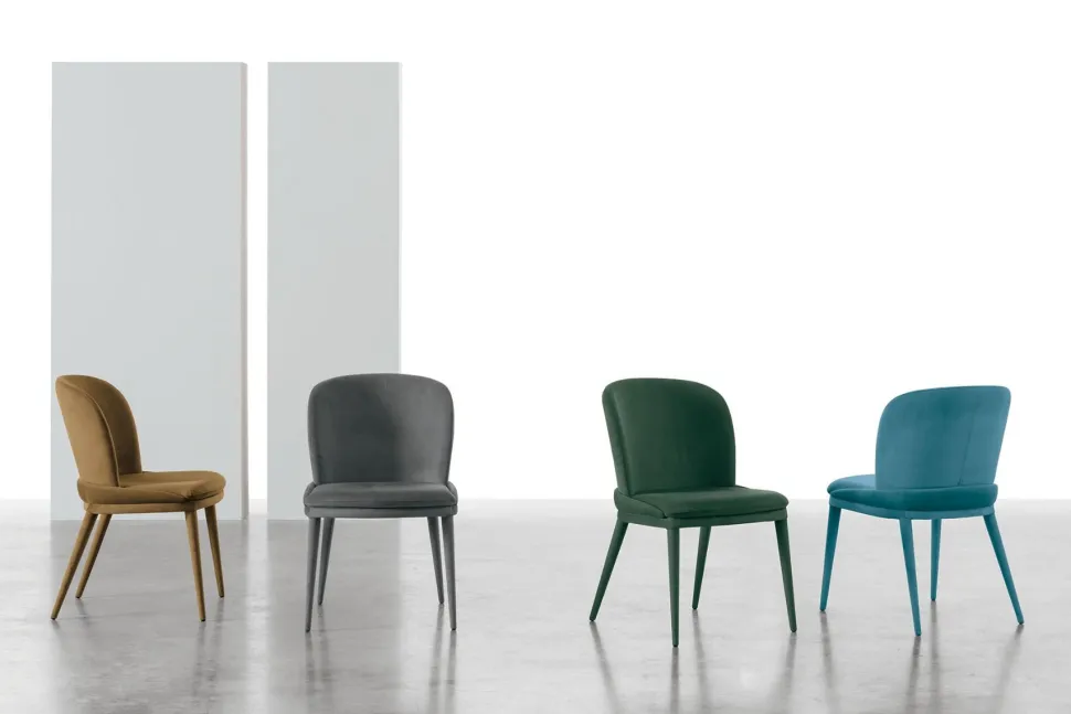 Sedia imbottita e rivestita in tessuto Cleveland disponibile in 6 colori