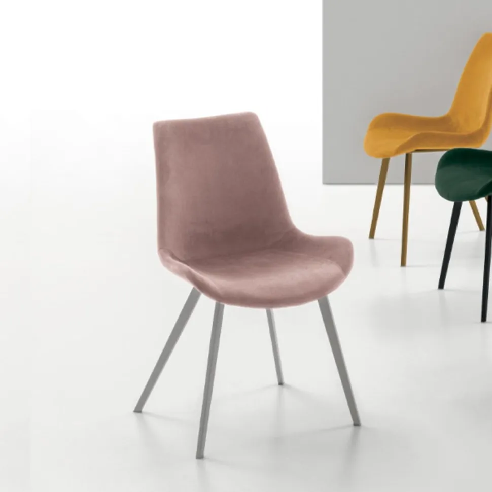 Sedia imbottita e rivestita in tessuto Malaga disponibile in 16 colori