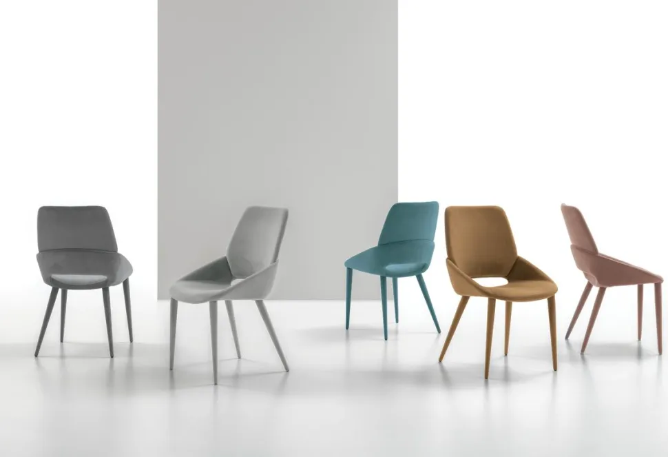 Sedia interamente rivestita in tessuto Portland disponibile in 6 colori