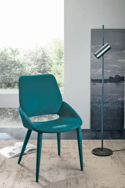 Sedia interamente rivestita in tessuto Portland disponibile in 6 colori