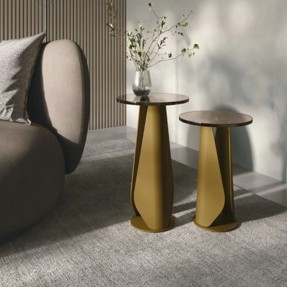 Set di due tavolini angolari con piano in vetro temprato trasparente Tile