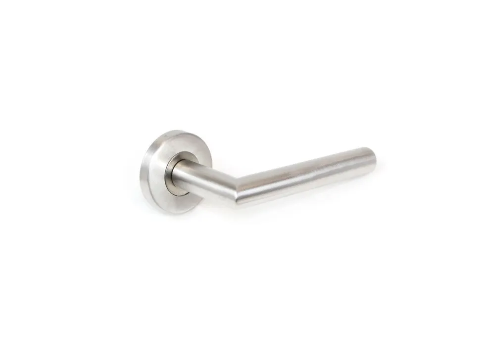 Set di maniglie per porte interne con rosetta D.53mm Modello L dritto in Acciaio inossidabile colore Nichelato satinato