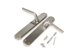 Set di maniglie per porte interne Sydney con piastre 43x250 mm in Alluminio e Zama