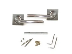 Set di maniglie per porte interne Sydney con rosetta 50x50 in Alluminio e Zama
