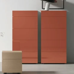 Settimino a 5 cassetti con presa maniglia obliqua Crio disponibile in vari colori
