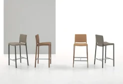 Sgabello fisso con seduta imbottita e rivestita in tessuto Zara disponibile in 6 colori
