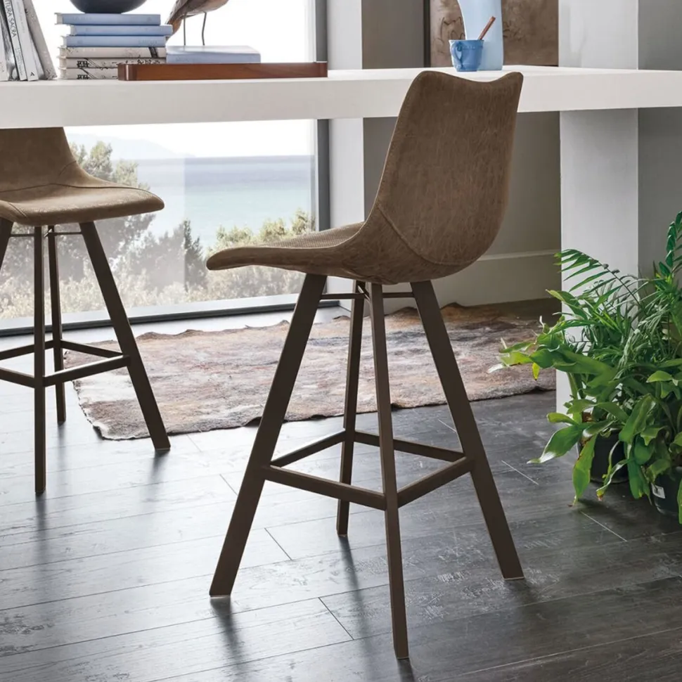 Sgabello fisso con struttura in metallo e seduta imbottita Maiorca Plus disponibile in vari colori