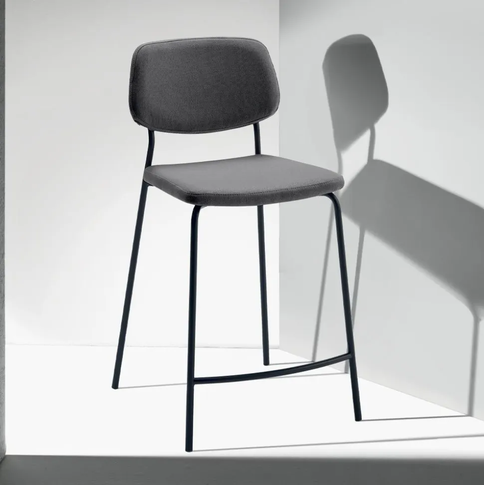 Sgabello Ginger disponibile in 6 colorazioni