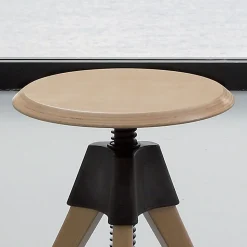 Sgabello girevole Giotto disponibile in 2 misure