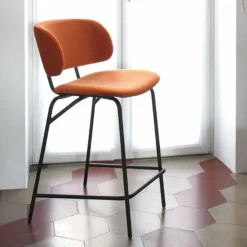 Sgabello Juliette in Tessuto disponibile in 7 colori