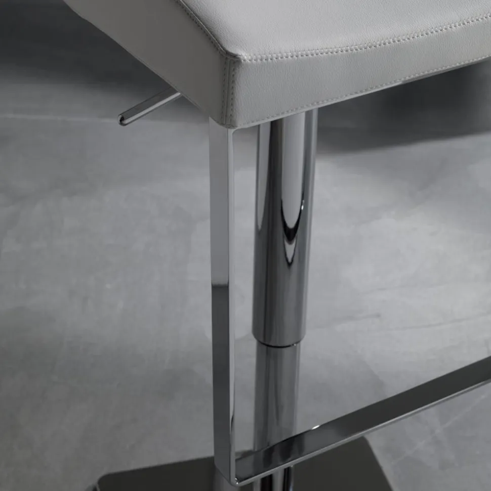 Sgabello Maxim disponibile in 3 colori