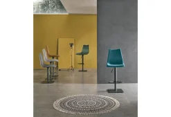 Sgabello regolabile con seduta imbottita e rivestita Maiorca disponibile in vari colori