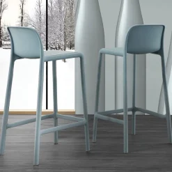 Sgabello River in Resina rinforzata con fiberglass disponibile in 6 colori