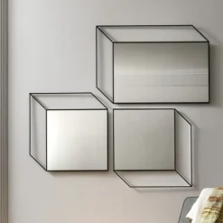 Specchiera con cornice in metallo nero Sguardo disponibile in 2 misure