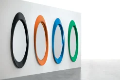 Specchiera ovale Pleasure disponibile in 5 colori o verniciata con RAL a scelta