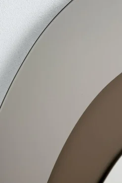 Specchiera Sagomata Nefti disponibile in 2 colori e 2 misure