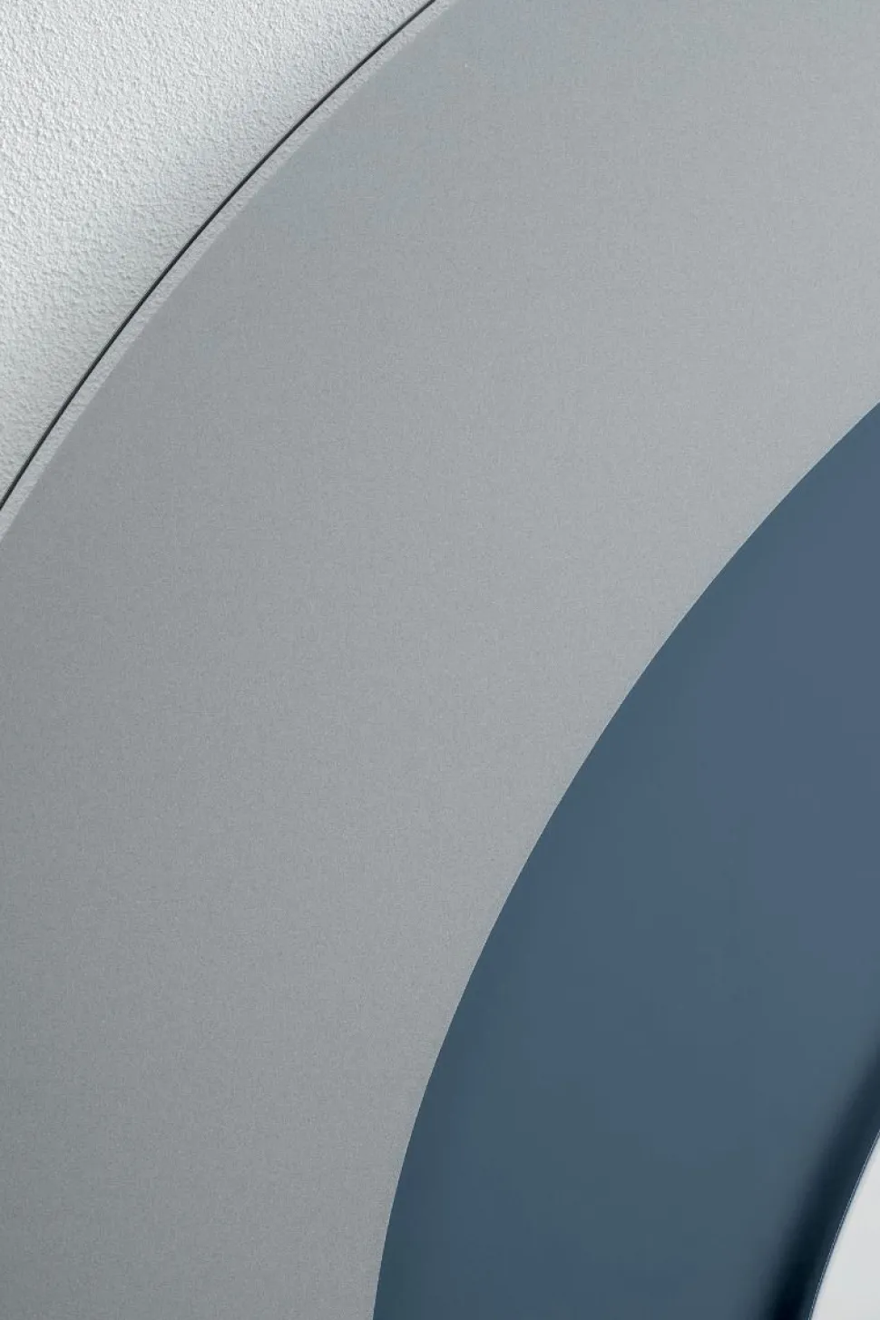 Specchiera Sagomata Nefti disponibile in 2 colori e 2 misure