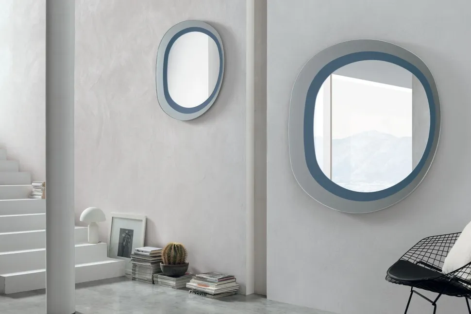 Specchiera Sagomata Nefti disponibile in 2 colori e 2 misure