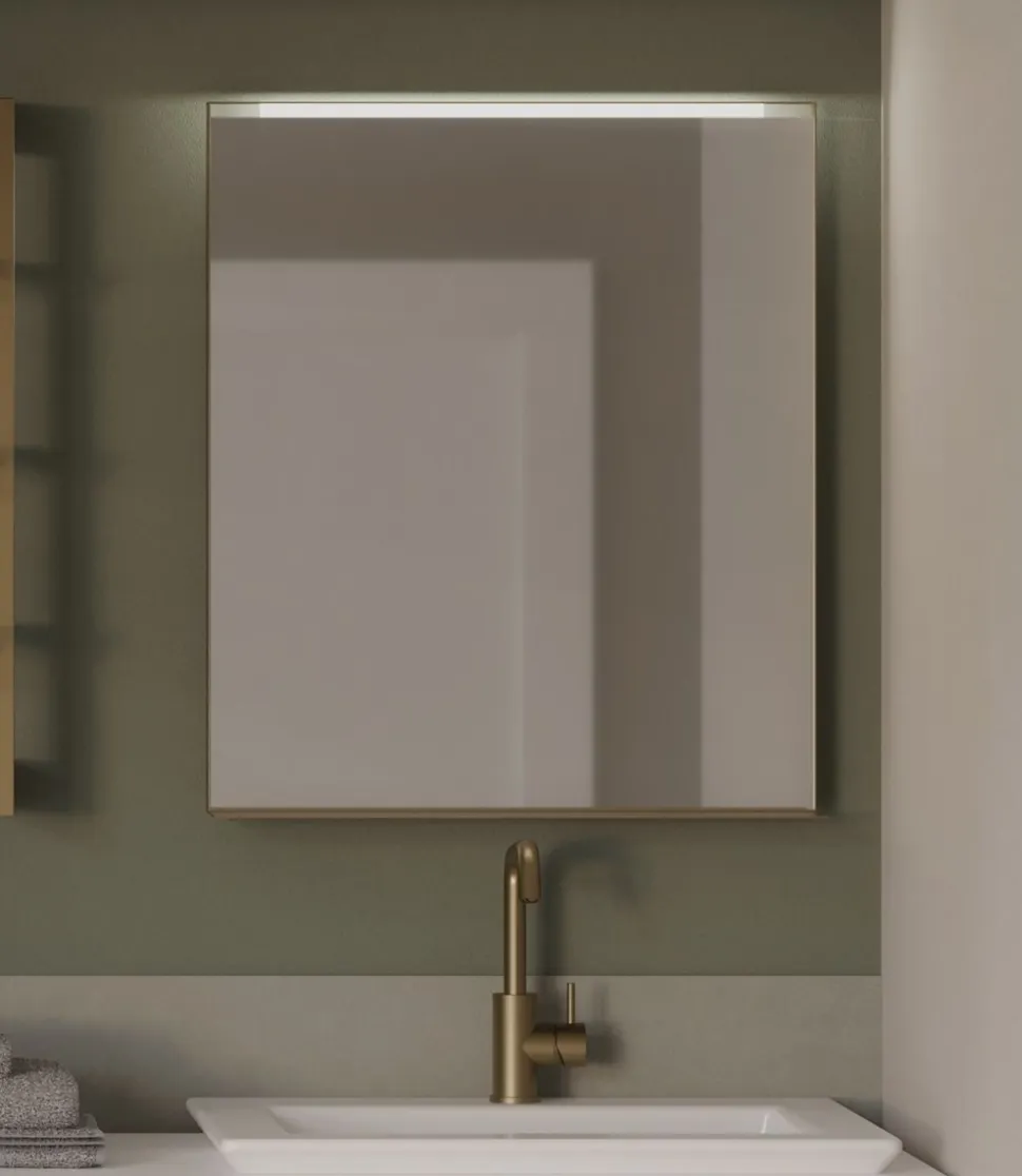 Specchio con cornice e mensola integrata in alluminio disponibile in 3 misure e 3 colori