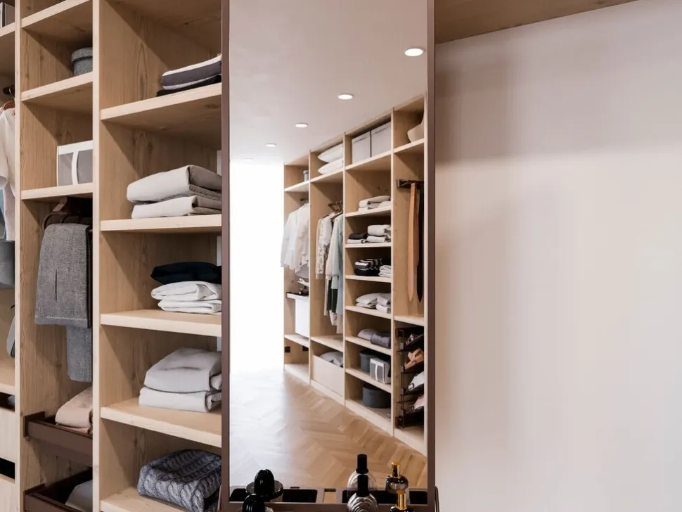 Speccio estraibile con porta oggetti per interno armadio in Alluminio e Tecnoplastica