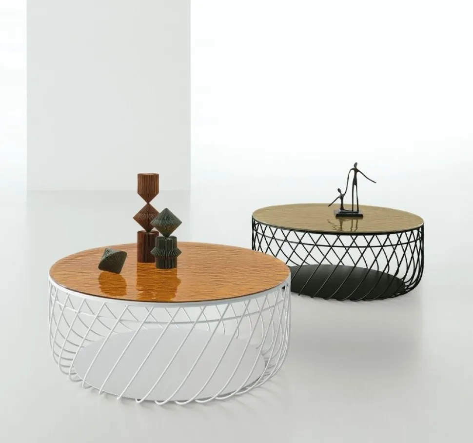 Tavolino da salotto con struttura in metallo Nest disponibile in vari colori