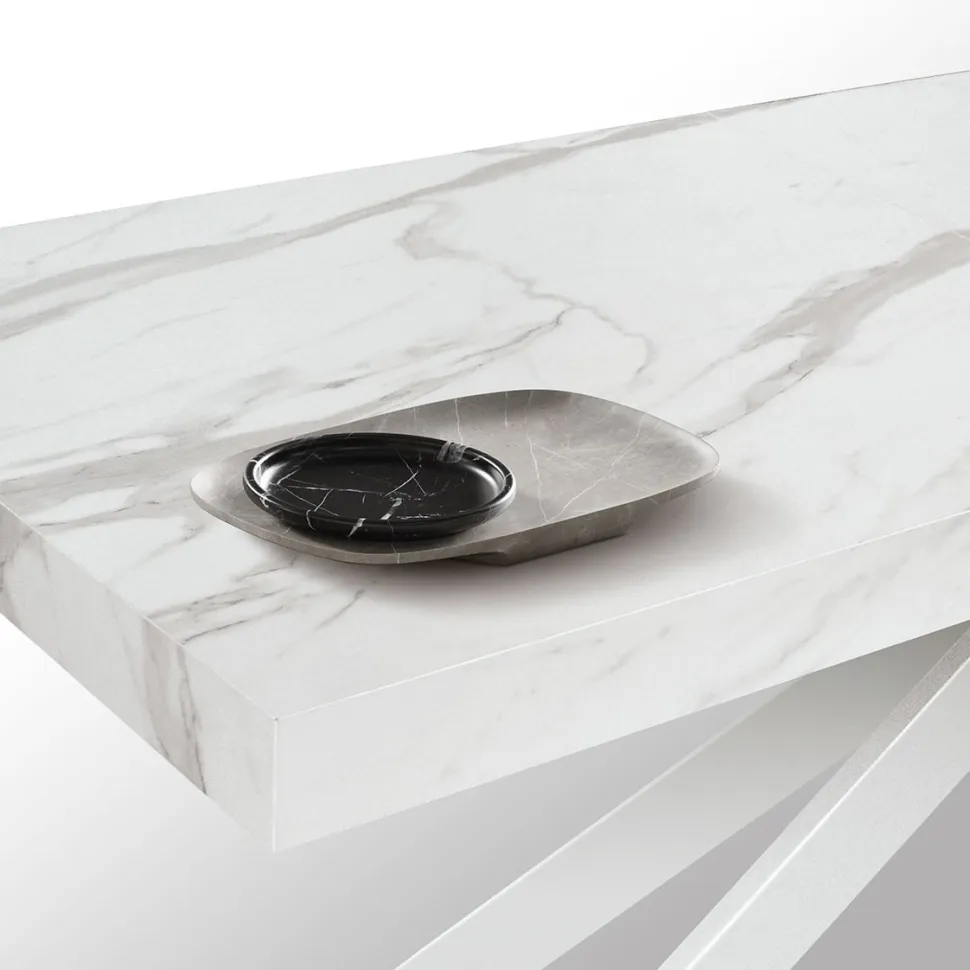 Tavolo allungabile con base a stella in metallo e piano in nobilitato Marmo Bianco Statuario