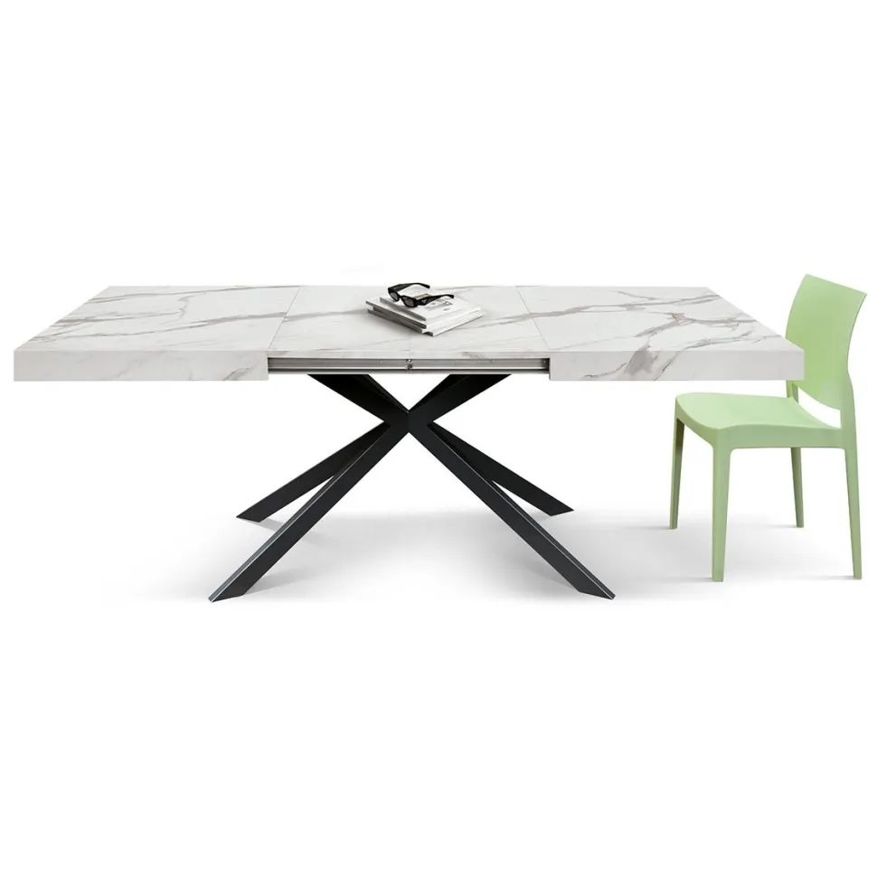 Tavolo allungabile con base a stella in metallo e piano in nobilitato Marmo Bianco Statuario