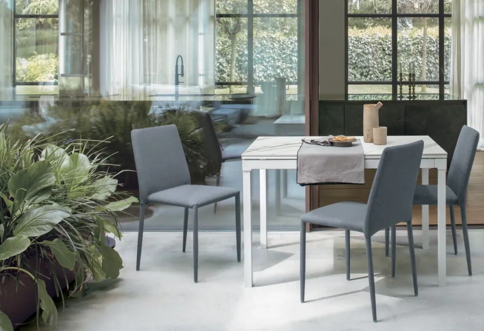 Tavolo allungabile con piano rettangolare in gres porcellanato Perigeo in finitura STORM BLACK L 120