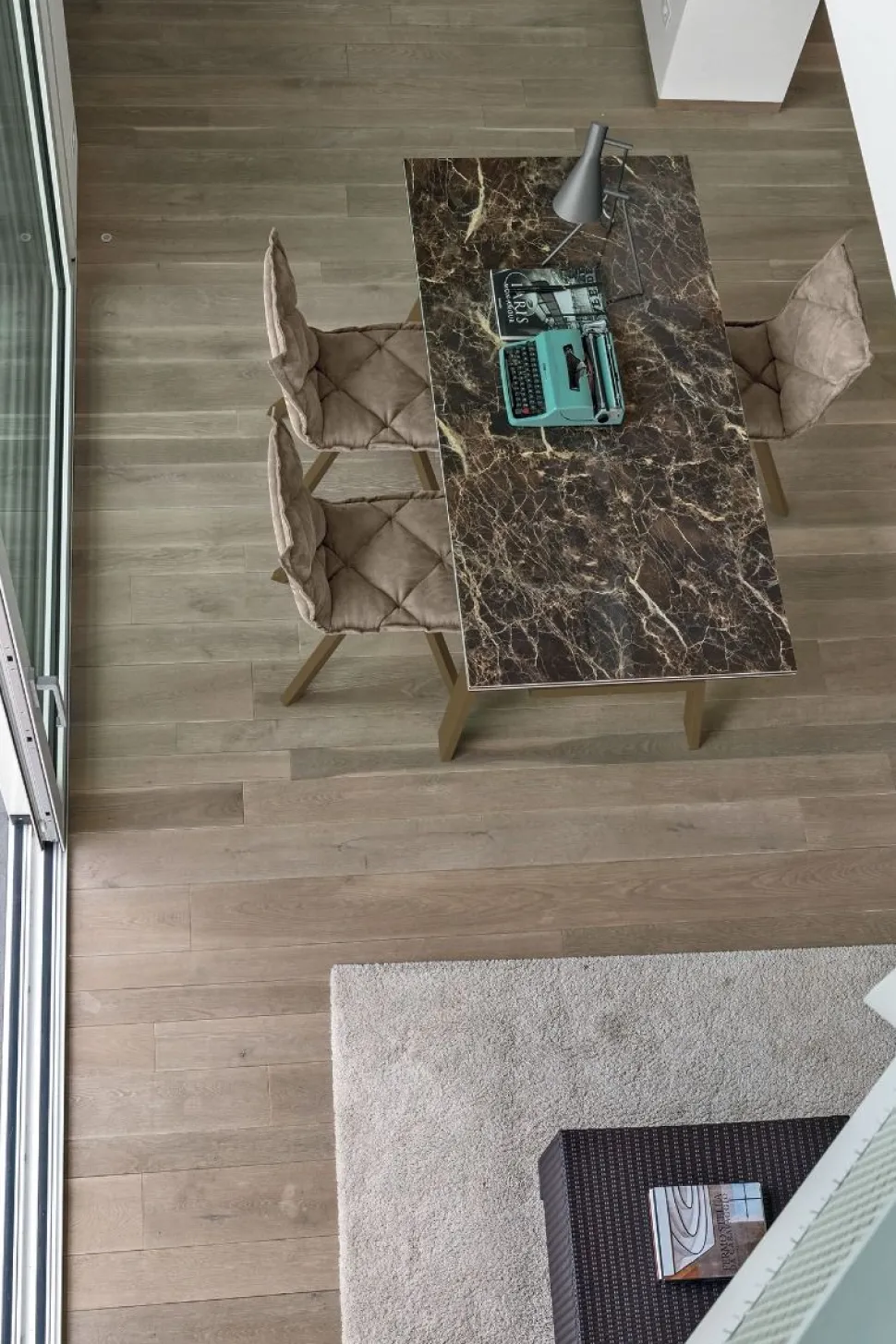 Tavolo allungabile con struttura in metallo e piano in gres porcellanato Giove in finitura Fiordibosco L 160