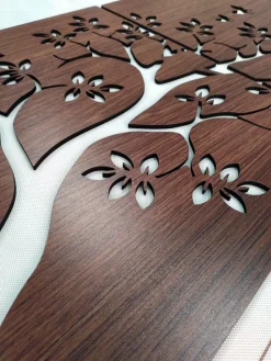 Trittico a doppio pannello floreale, legno scuro