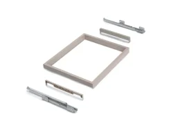 Vassoio estraibile regolabile con chiusura soft per armadi disponibile in 2 colori e 3 misure