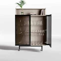 Vetrina con piedini e 2 ante in vetro fumè disponibile in vari colori